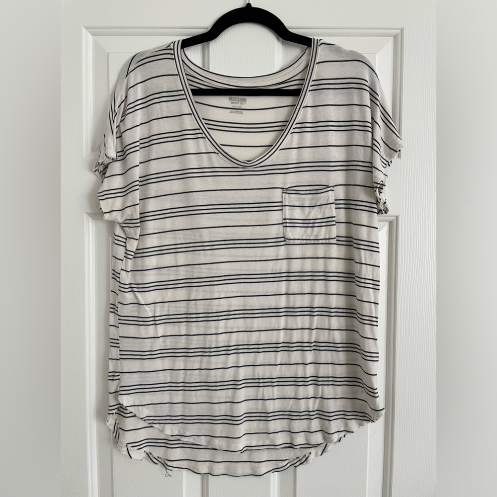 Women’s oversized t-shirt. Black and cream.